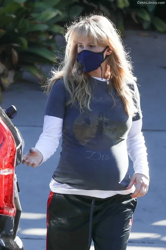 Jennifer Lawrence photo 5 of 1552