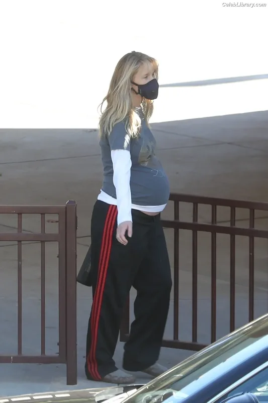 Jennifer Lawrence photo 7 of 1552
