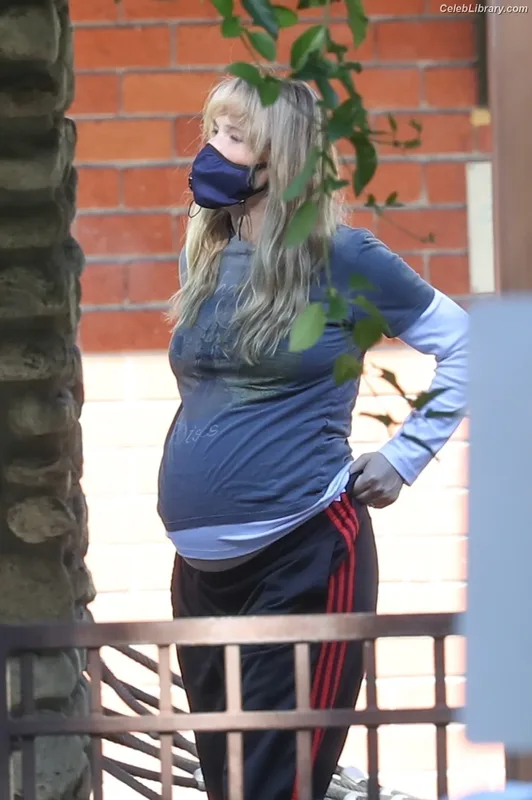 Jennifer Lawrence photo 14 of 1552