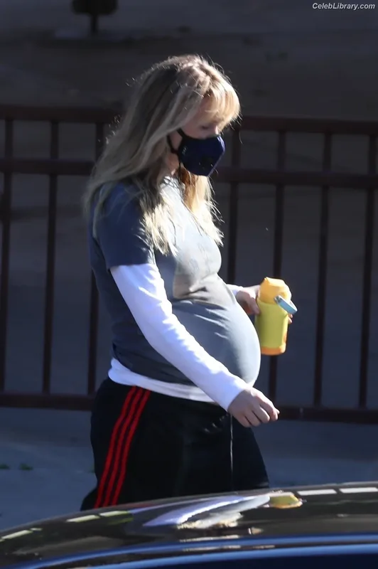 Jennifer Lawrence photo 15 of 1552