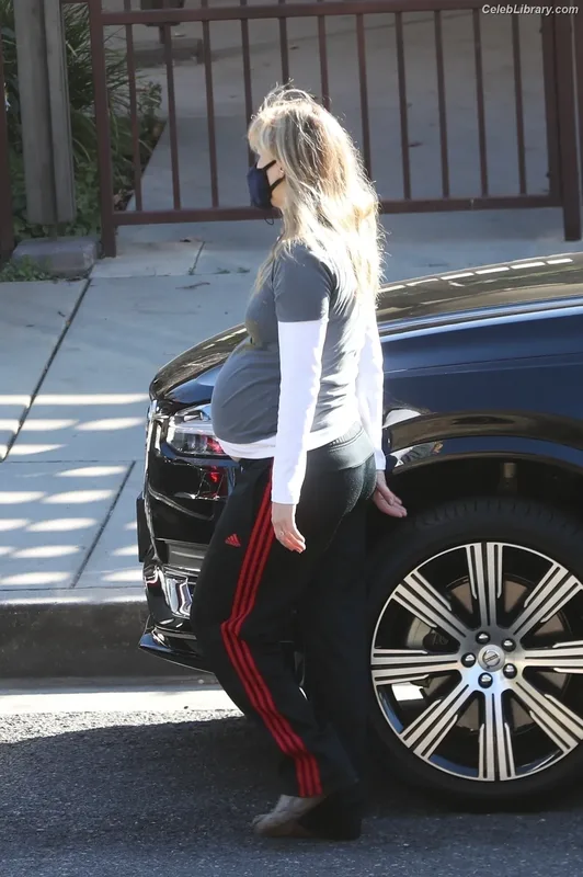 Jennifer Lawrence photo 19 of 1552