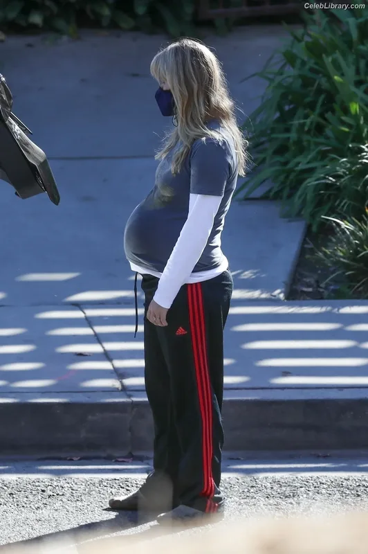 Jennifer Lawrence photo 22 of 1552