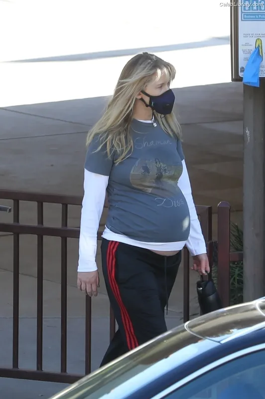 Jennifer Lawrence photo 23 of 1552
