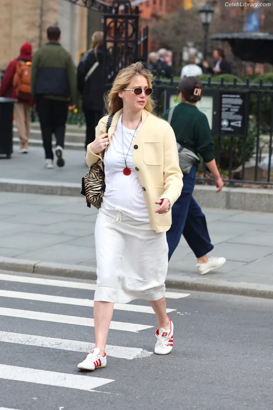 Jennifer Lawrence photo 8 of 1552