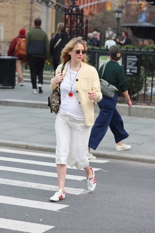 Jennifer Lawrence photo 9 of 1552