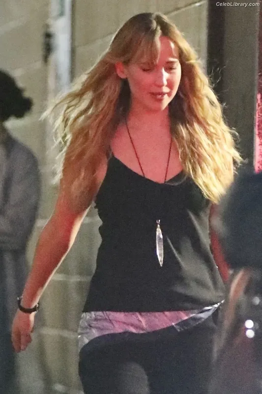 Jennifer Lawrence photo 18 of 1552