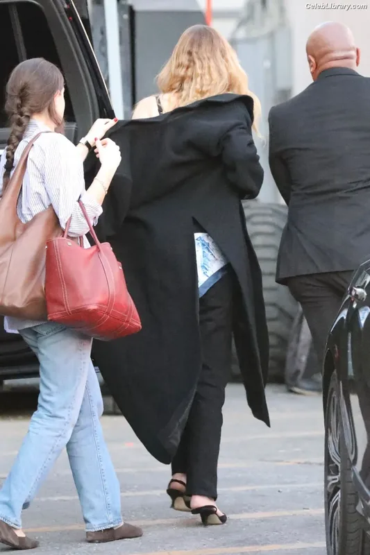 Jennifer Lawrence photo 19 of 1552