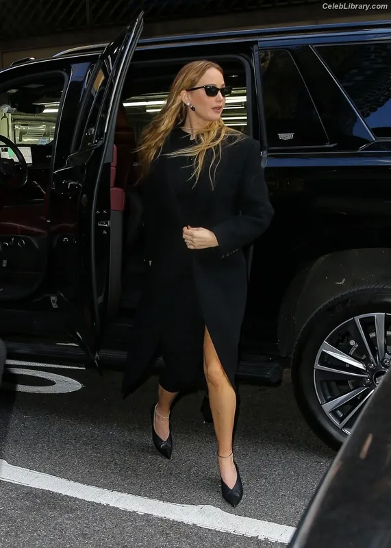 Jennifer Lawrence photo 24 of 1552