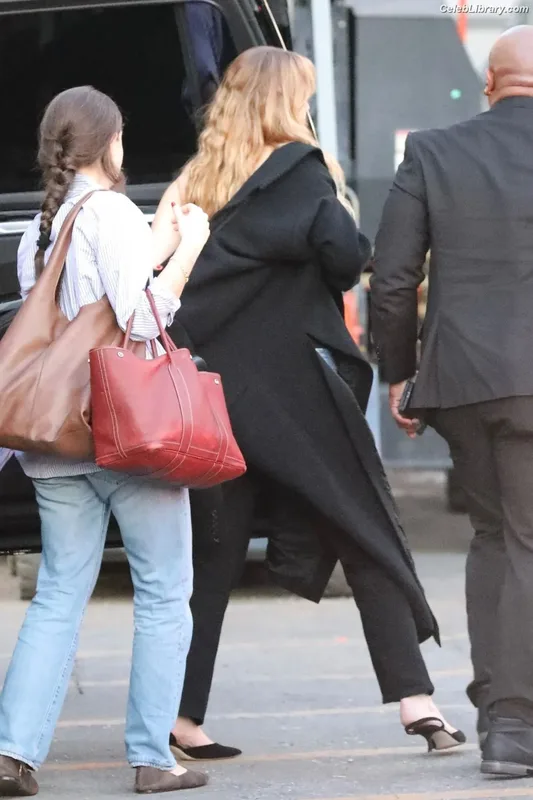 Jennifer Lawrence photo 1 of 1552