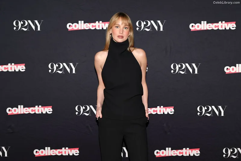 Jennifer Lawrence photo 24 of 1552