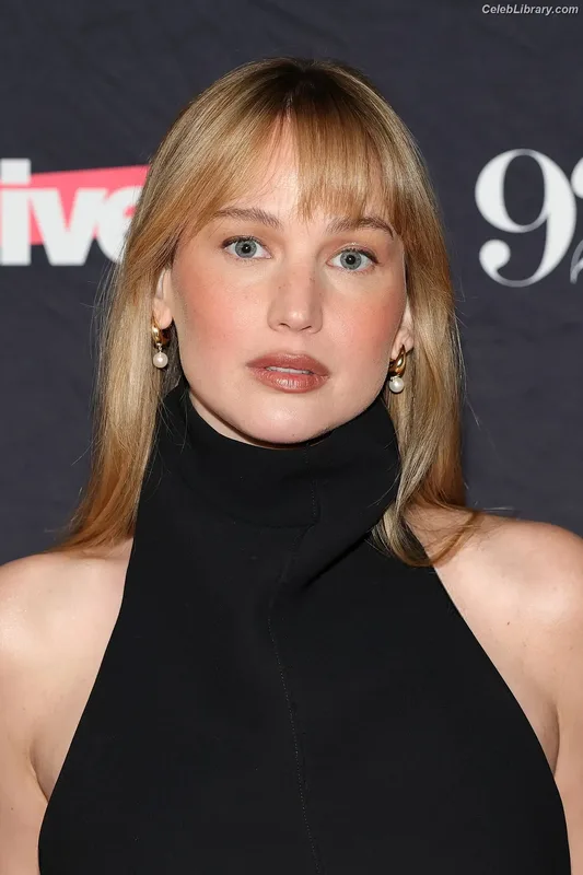 Jennifer Lawrence photo 1 of 1552