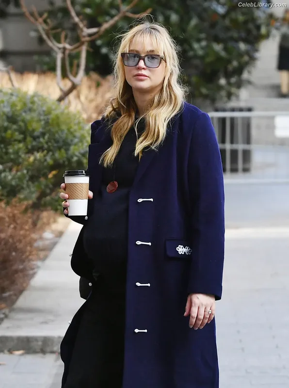 Jennifer Lawrence photo 6 of 1552