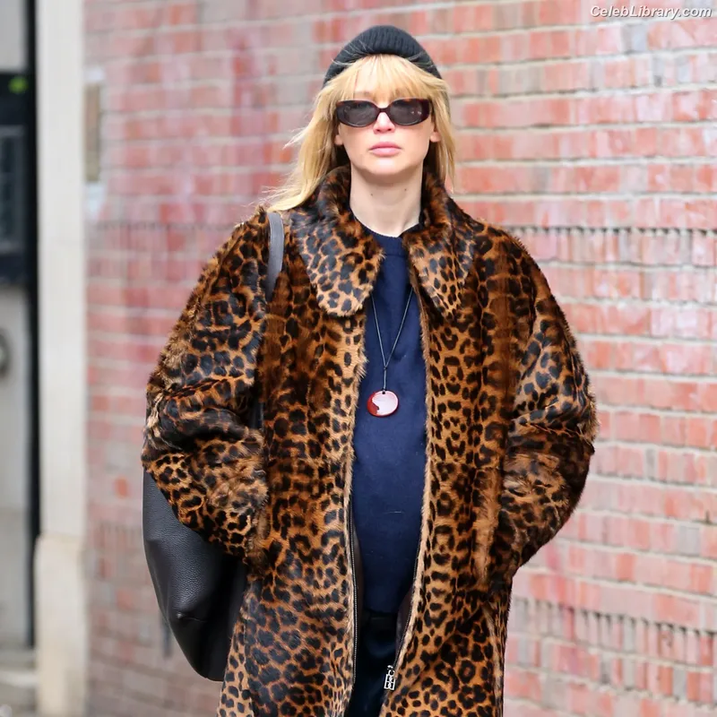 Jennifer Lawrence photo 15 of 1552