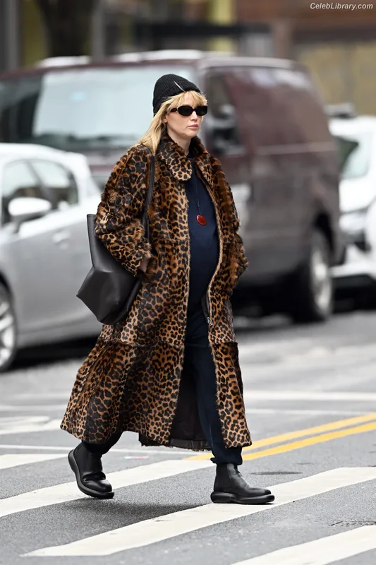 Jennifer Lawrence photo 1 of 1552