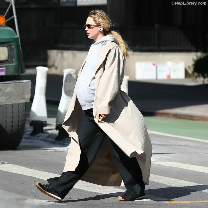 Jennifer Lawrence photo 18 of 1552