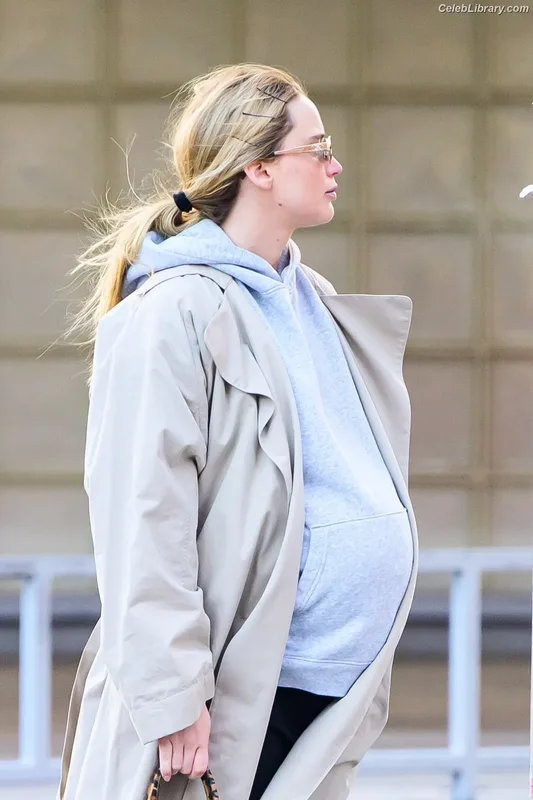 Jennifer Lawrence photo 19 of 1552