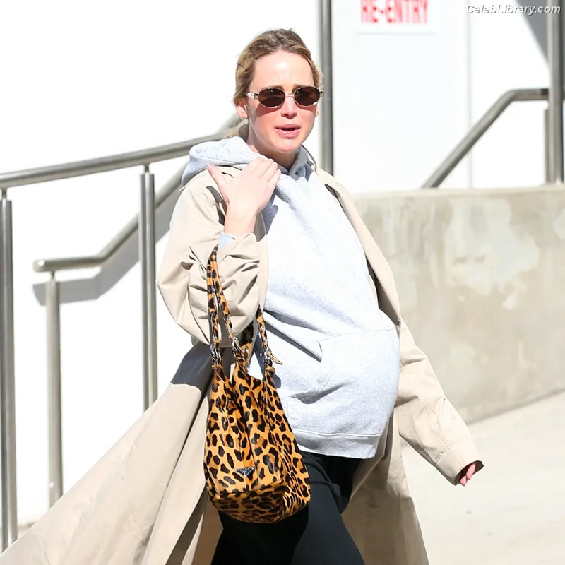 Jennifer Lawrence photo 5 of 1552