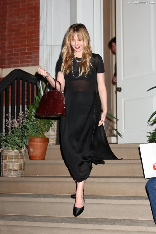 Jennifer Lawrence photo 9 of 1552