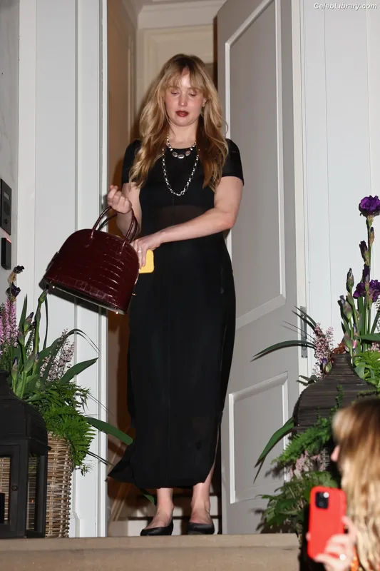 Jennifer Lawrence photo 23 of 1552