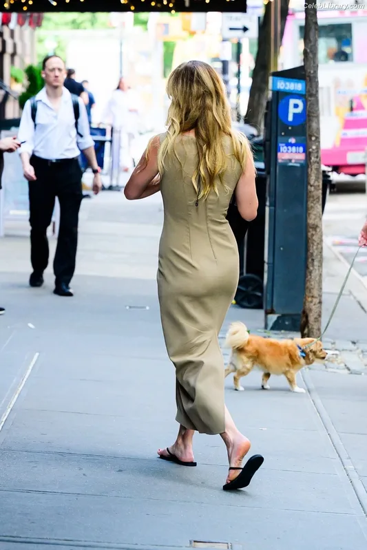 Jennifer Lawrence photo 7 of 1552