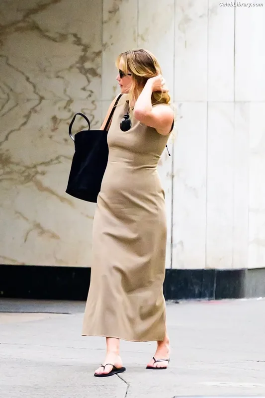 Jennifer Lawrence photo 8 of 1552