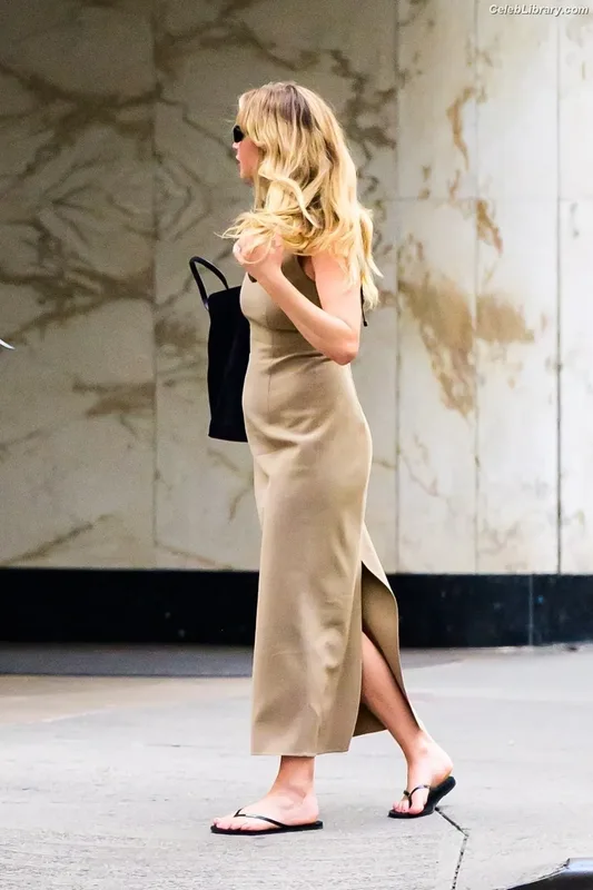 Jennifer Lawrence photo 9 of 1552