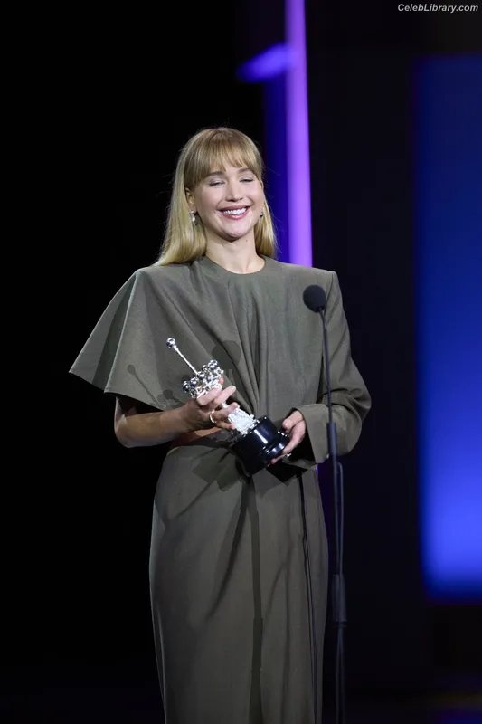 Jennifer Lawrence photo 10 of 1552