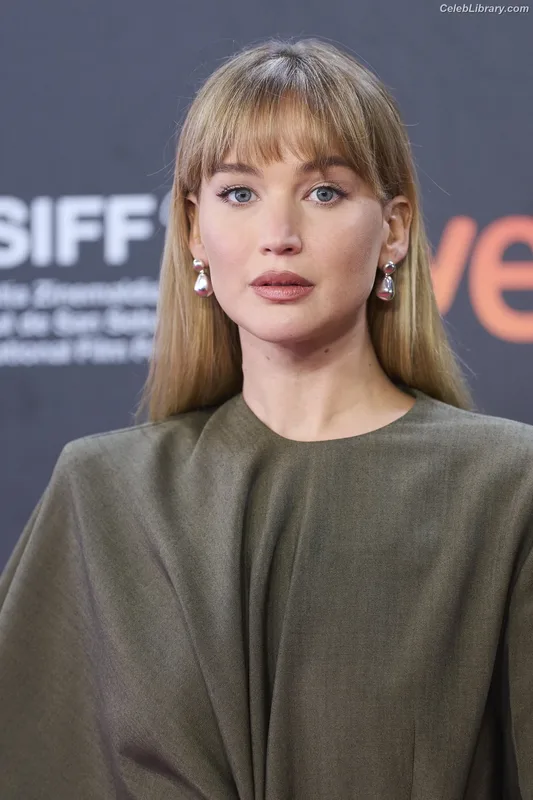 Jennifer Lawrence photo 14 of 1552