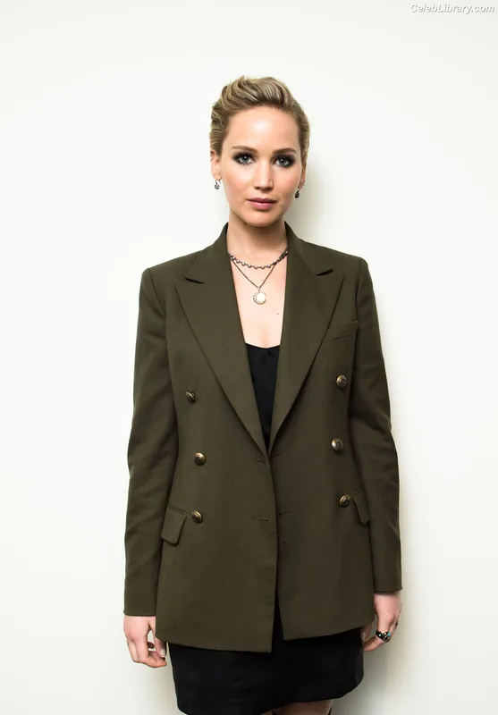 Jennifer Lawrence photo 12 of 1552
