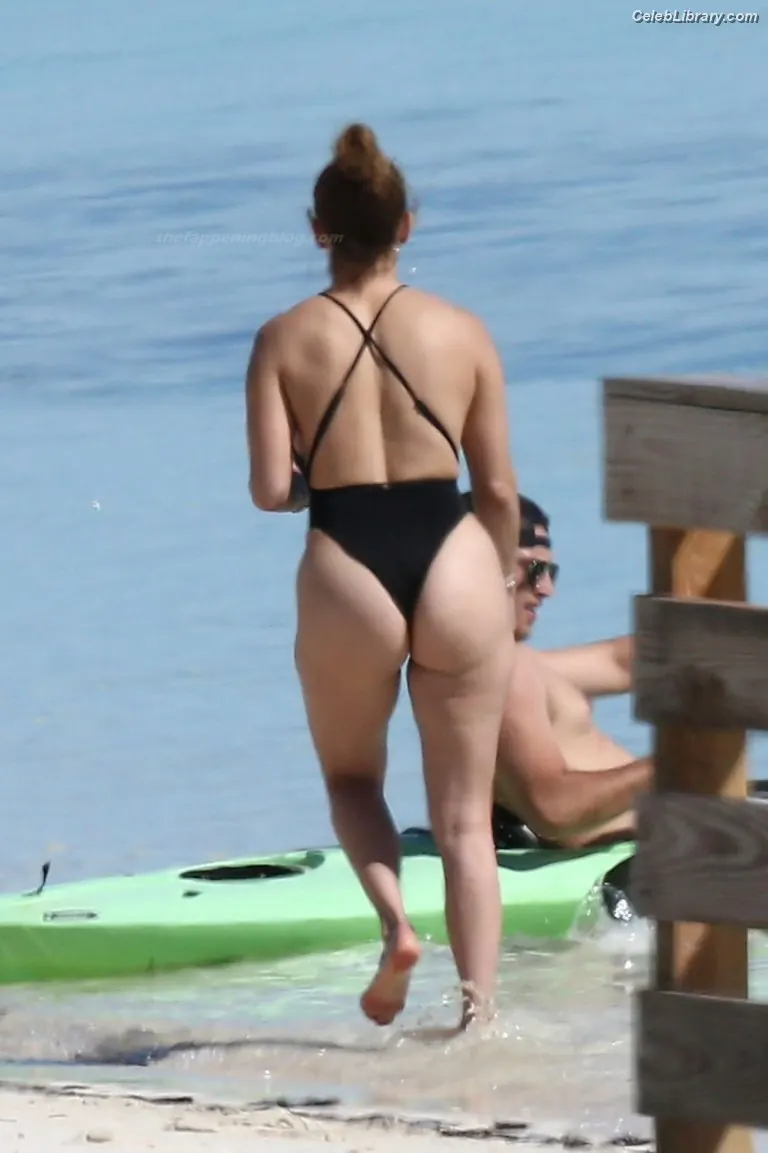 Jennifer Lopez photo 21 of 3408