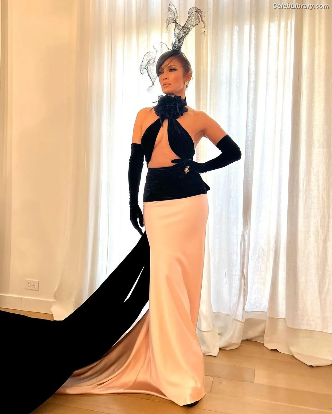 Jennifer Lopez photo 12 of 3408