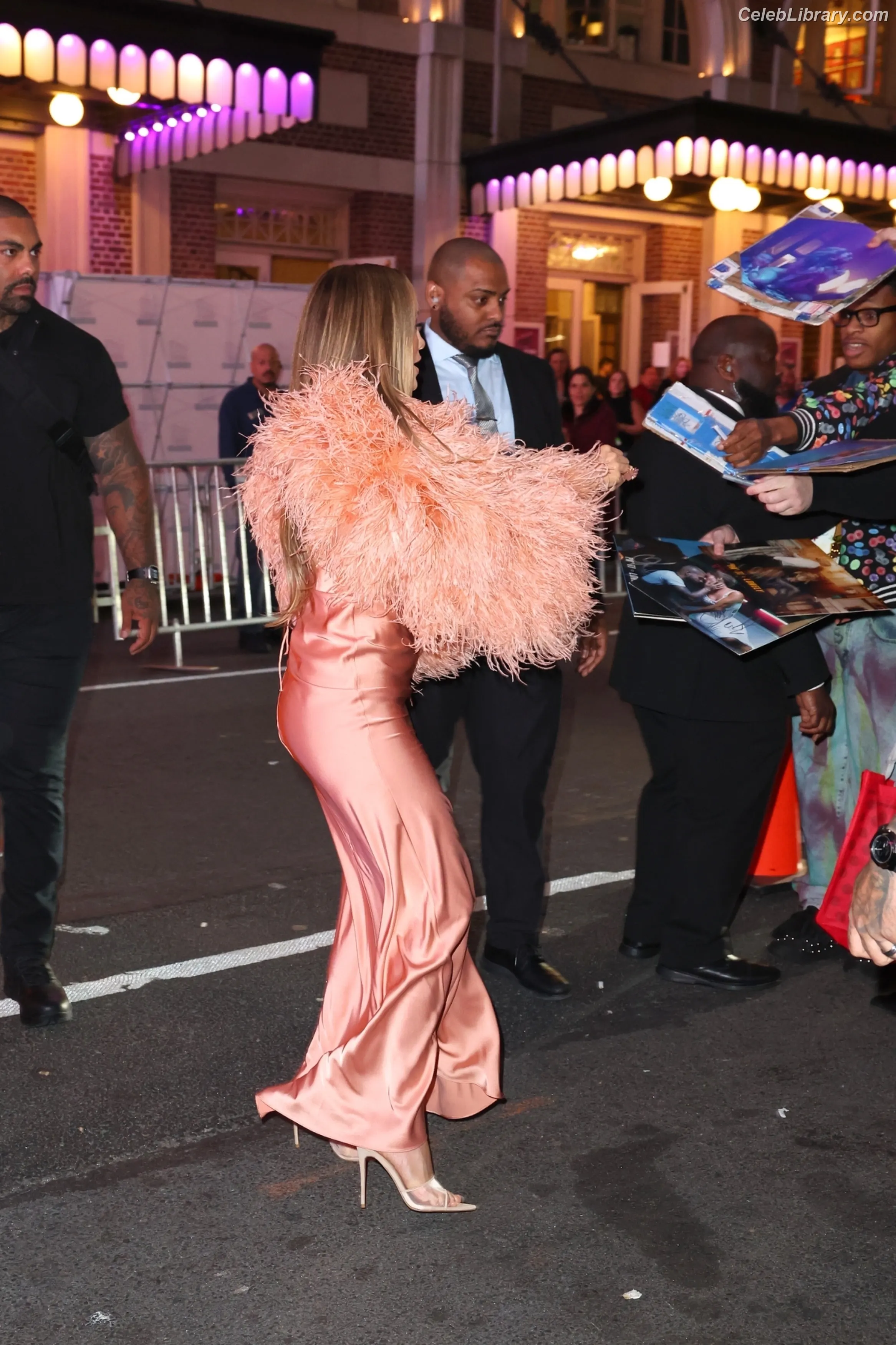 Jennifer Lopez photo 23 of 3408
