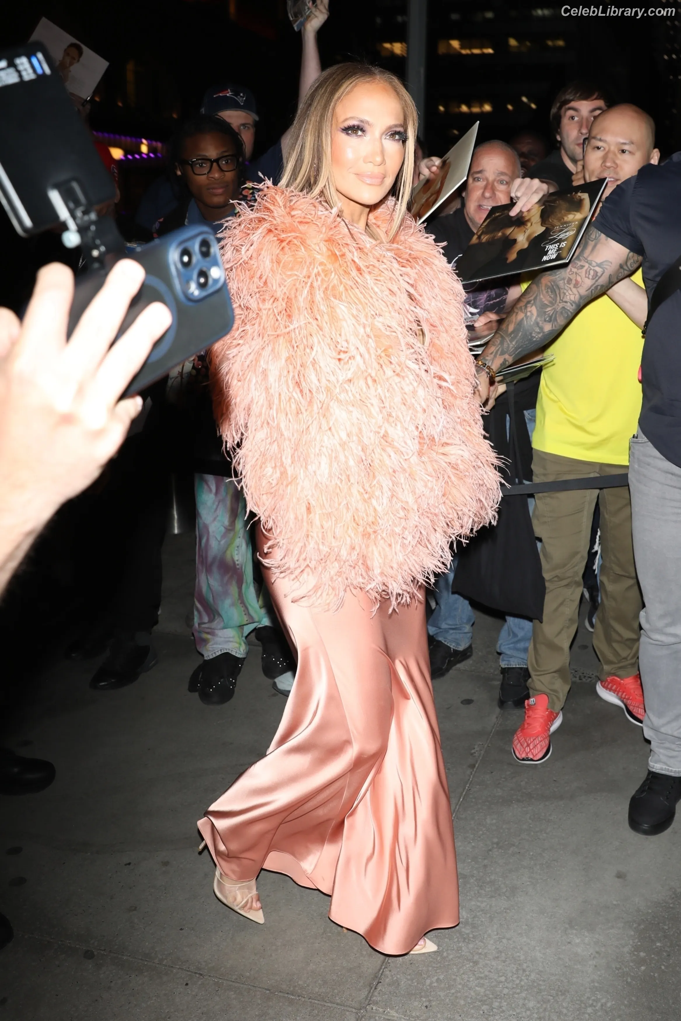 Jennifer Lopez photo 20 of 3408