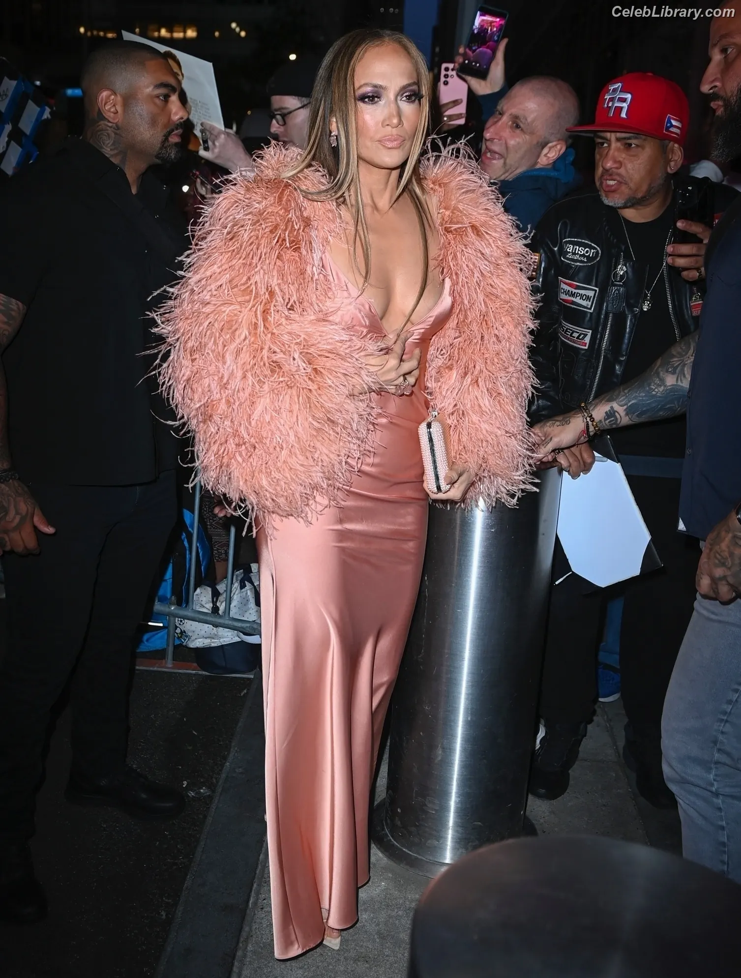Jennifer Lopez photo 22 of 3408