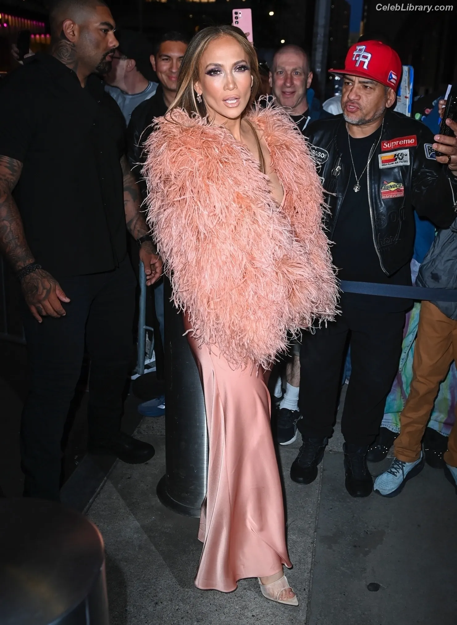 Jennifer Lopez photo 13 of 3408