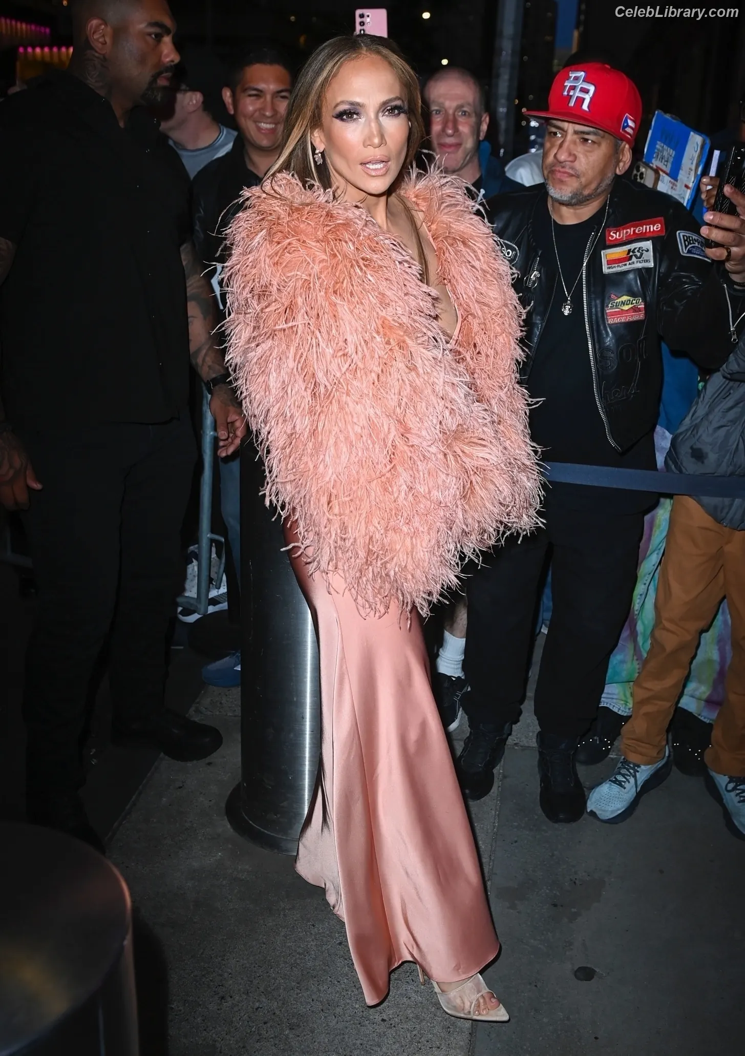 Jennifer Lopez photo 14 of 3408