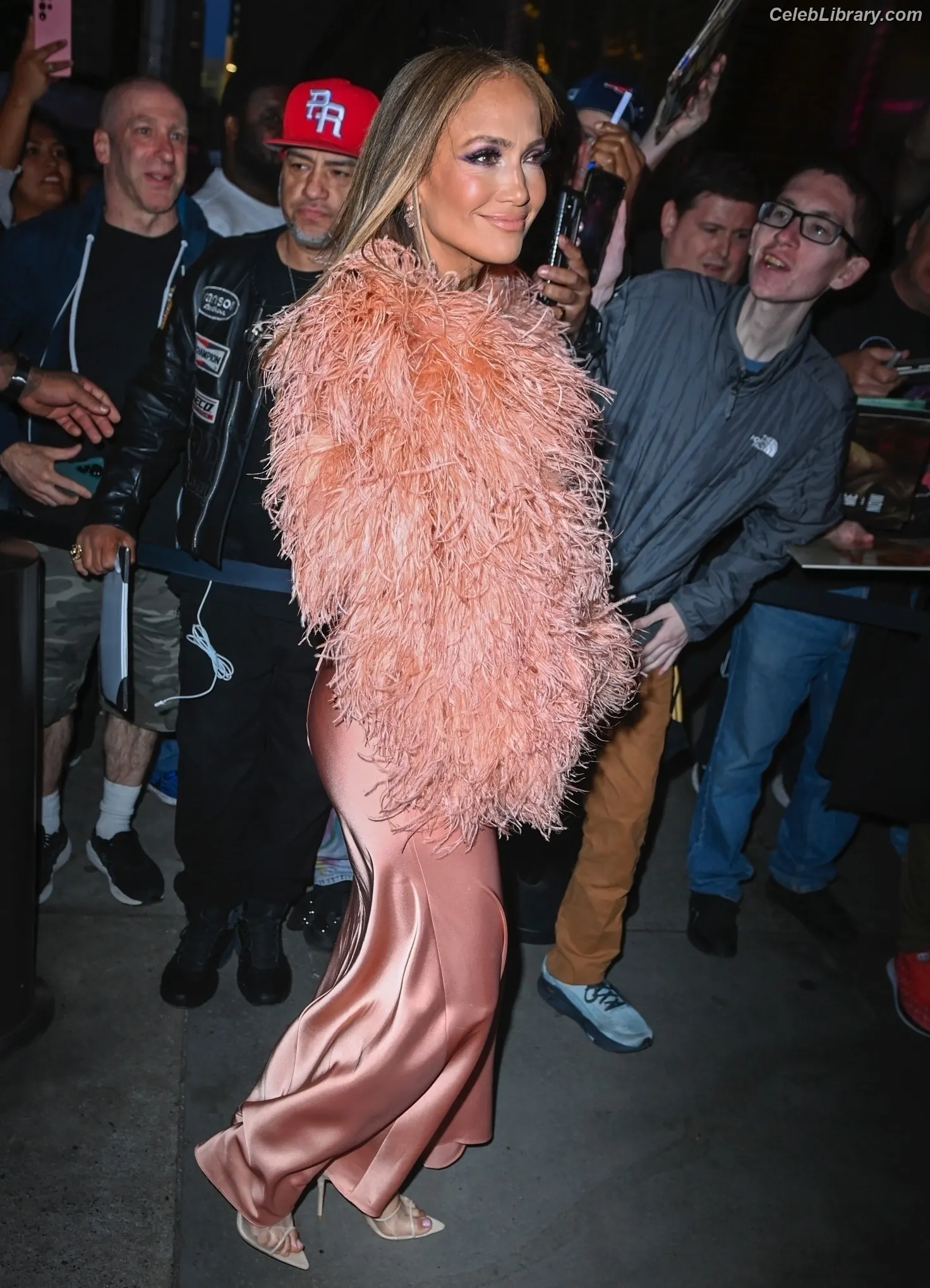 Jennifer Lopez photo 16 of 3408