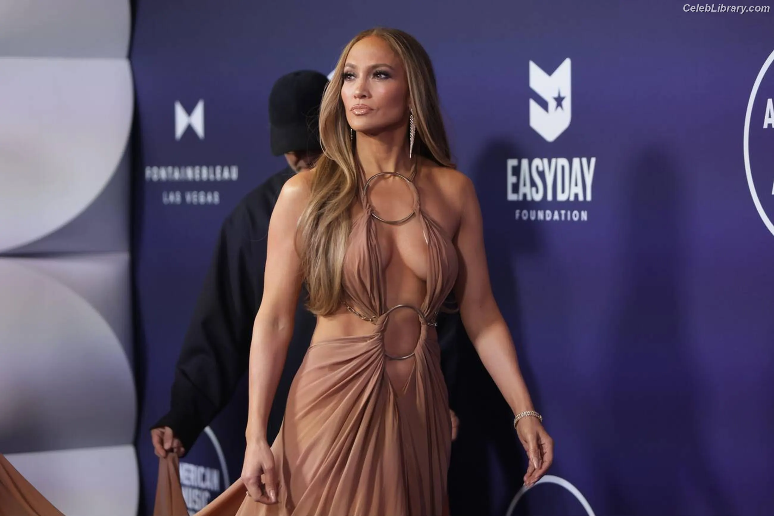 Jennifer Lopez photo 8 of 3408