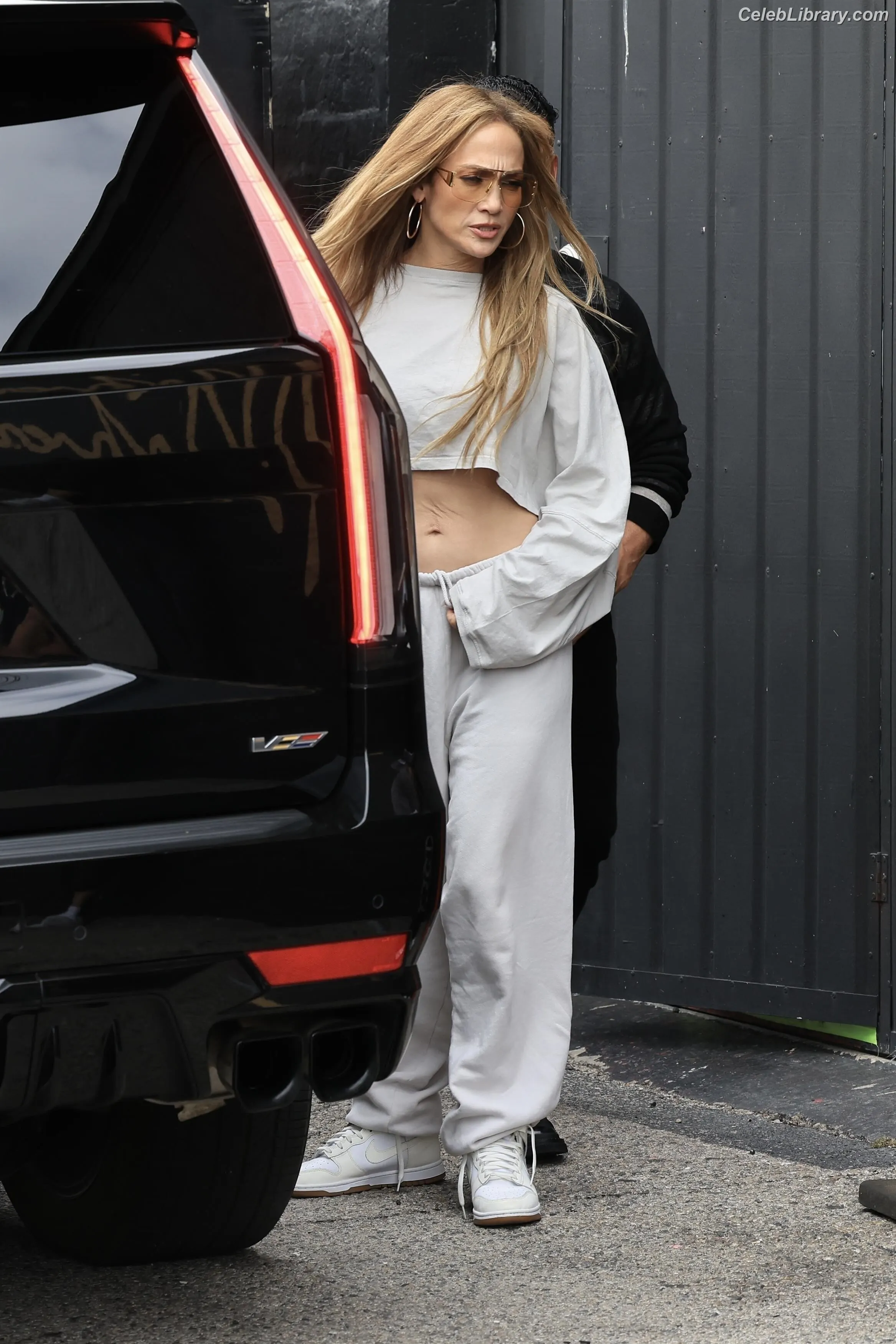 Jennifer Lopez photo 1 of 3408