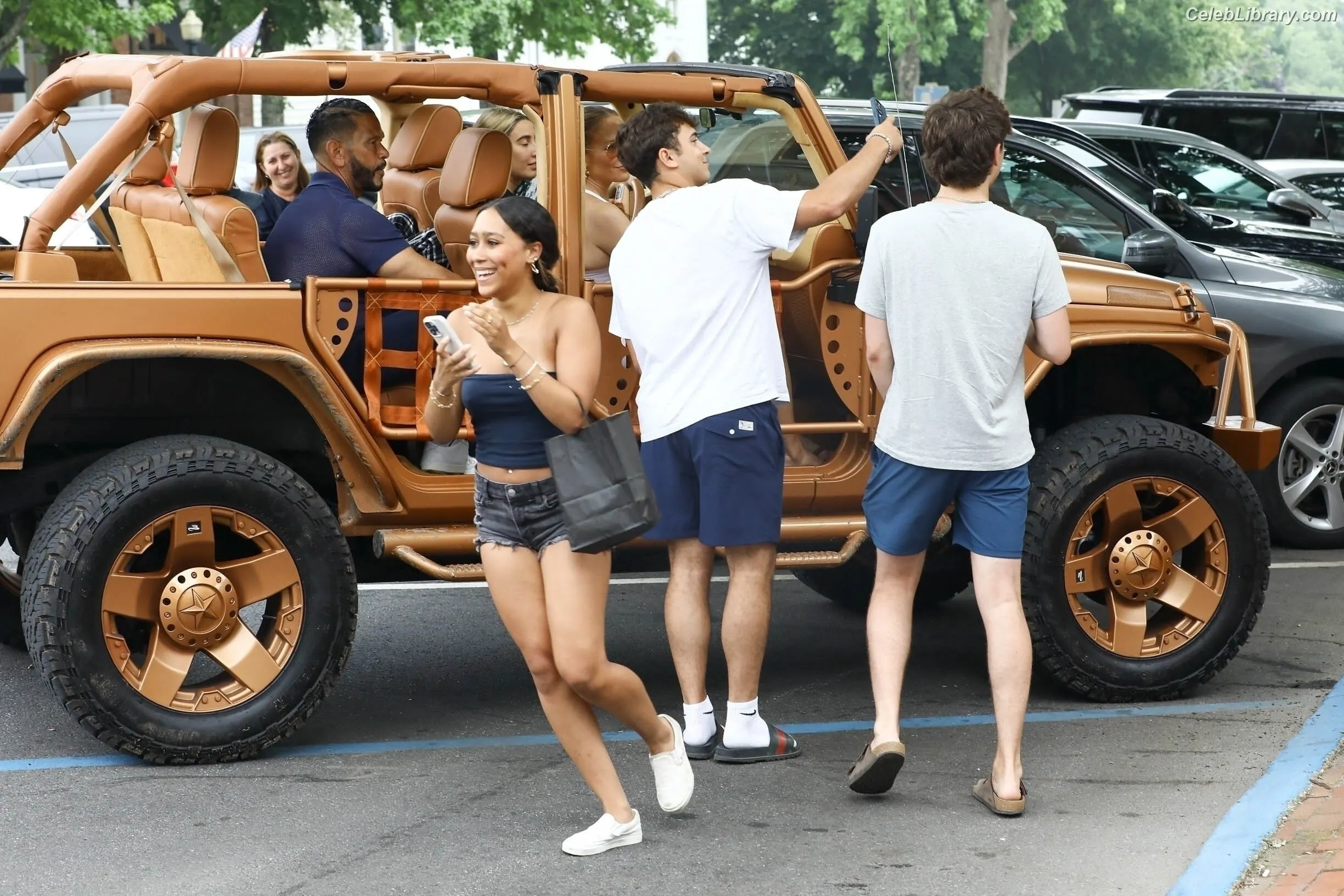 Jennifer Lopez photo 6 of 3408