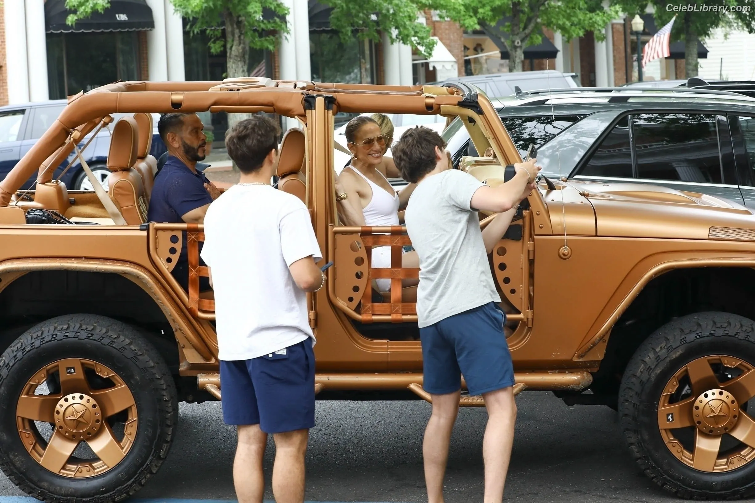 Jennifer Lopez photo 23 of 3408