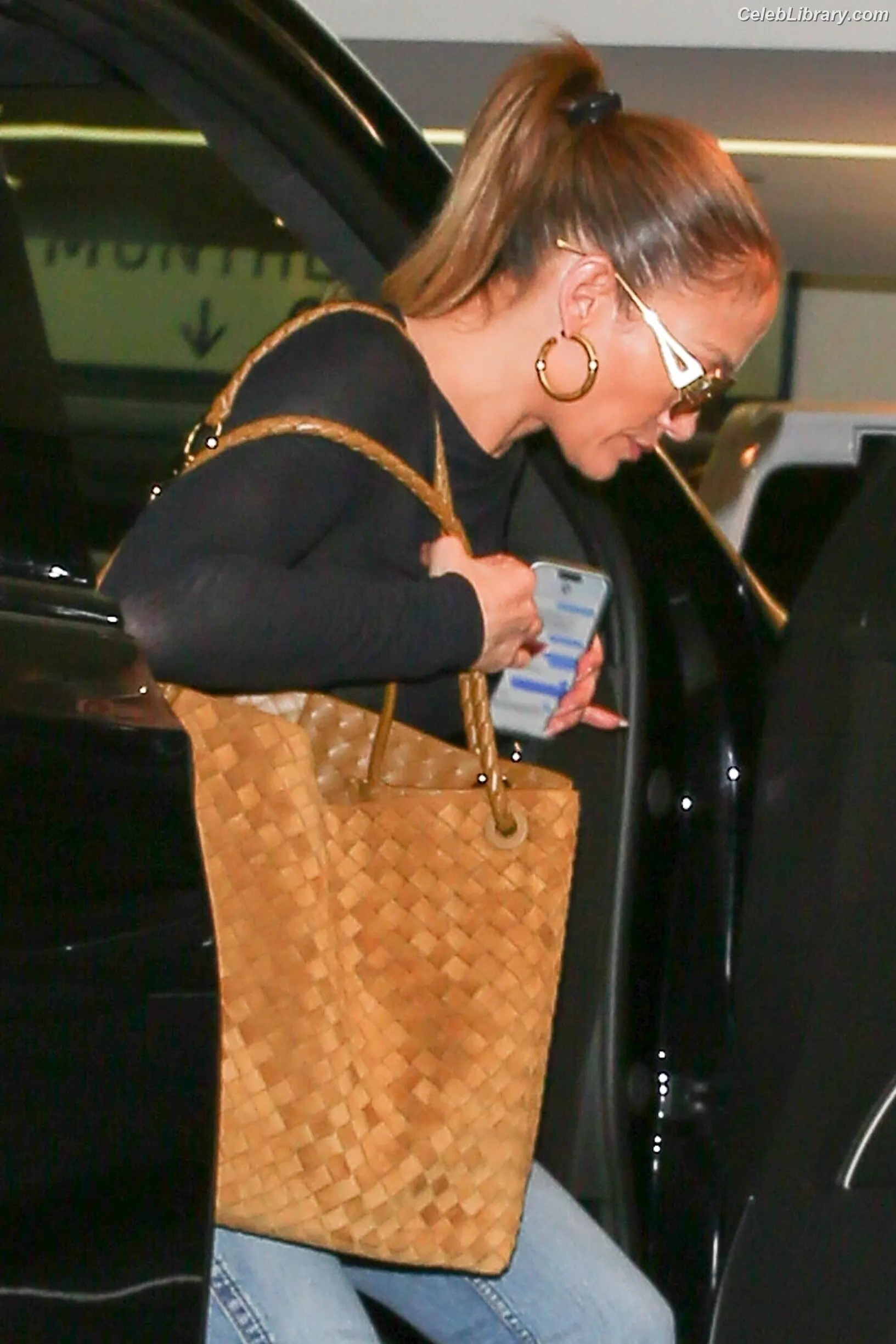 Jennifer Lopez photo 8 of 3408