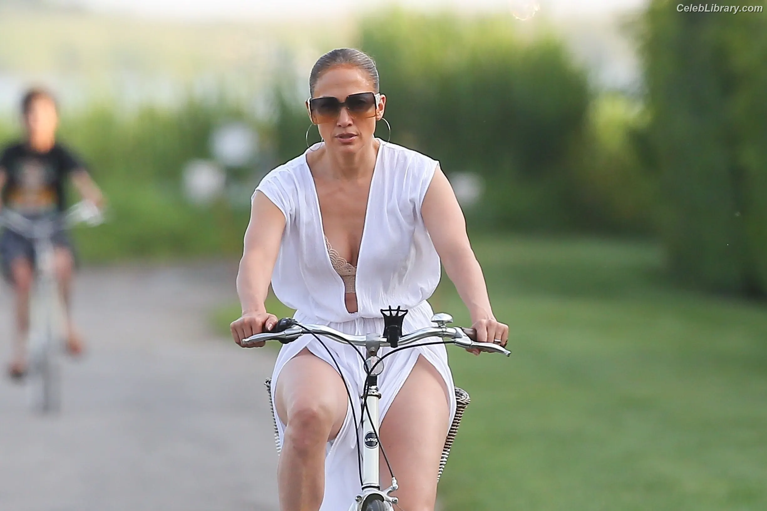 Jennifer Lopez photo 14 of 3408