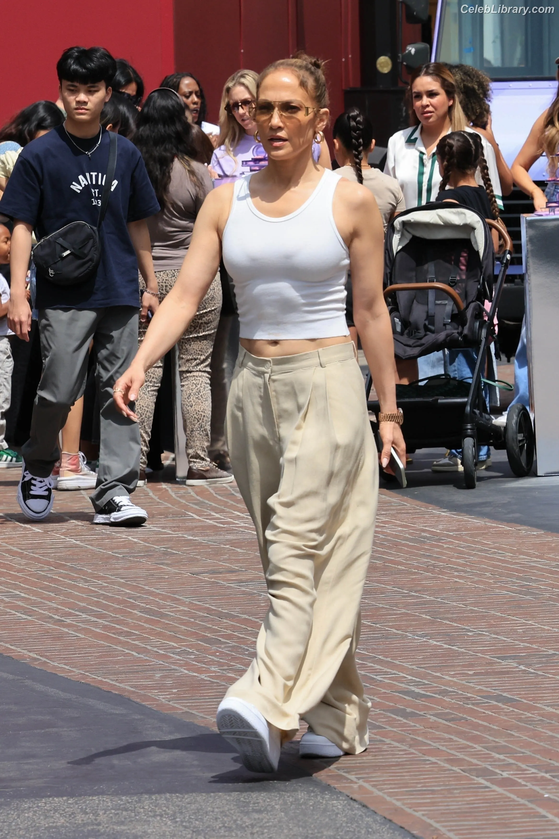 Jennifer Lopez photo 4 of 3408