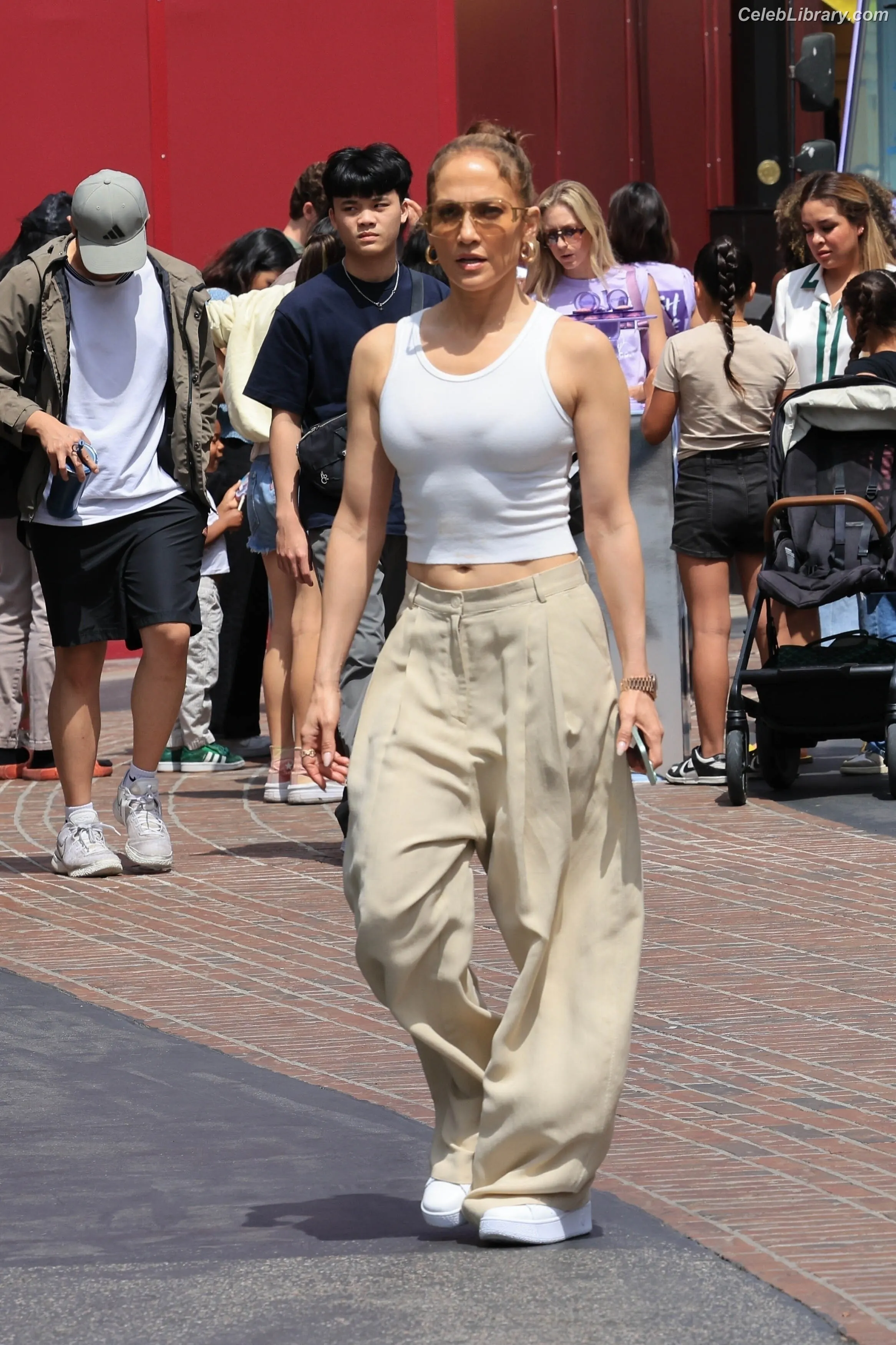 Jennifer Lopez photo 5 of 3408