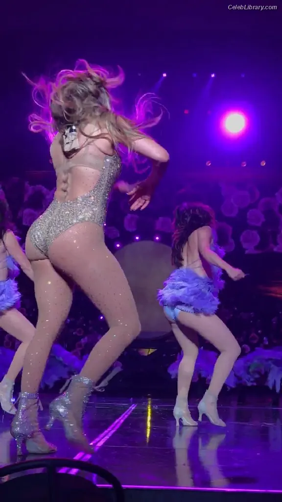 Jennifer Lopez photo 21 of 3408