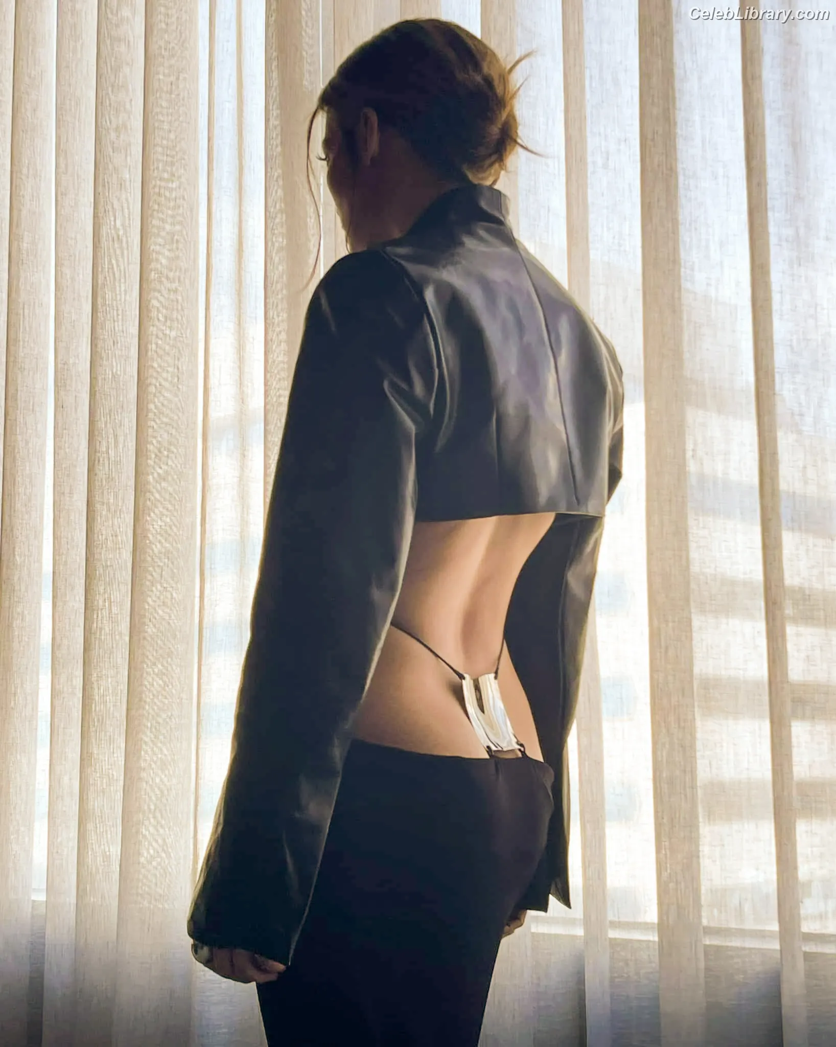 Jennifer Lopez photo 2 of 3408