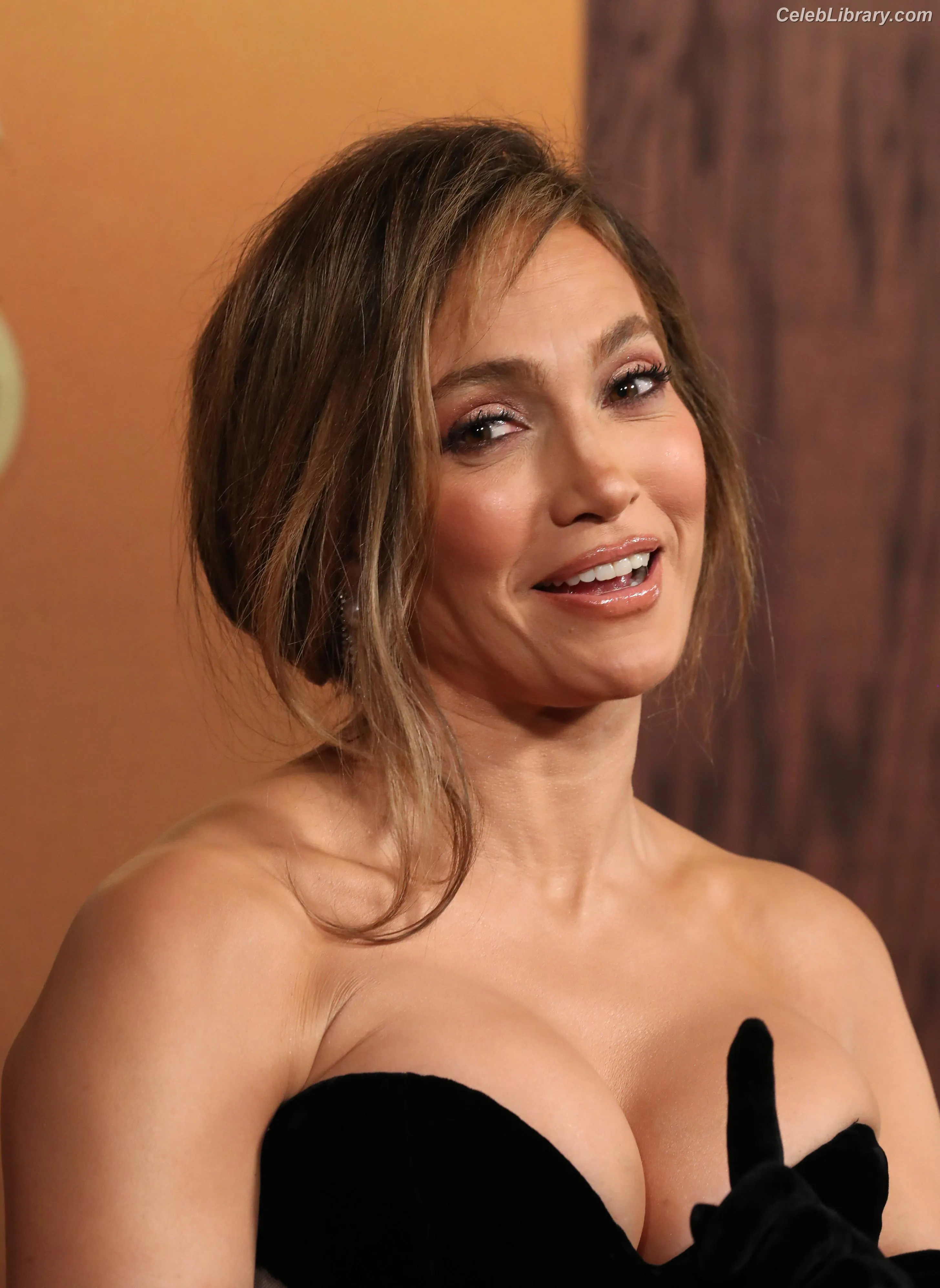 Jennifer Lopez photo 12 of 3408