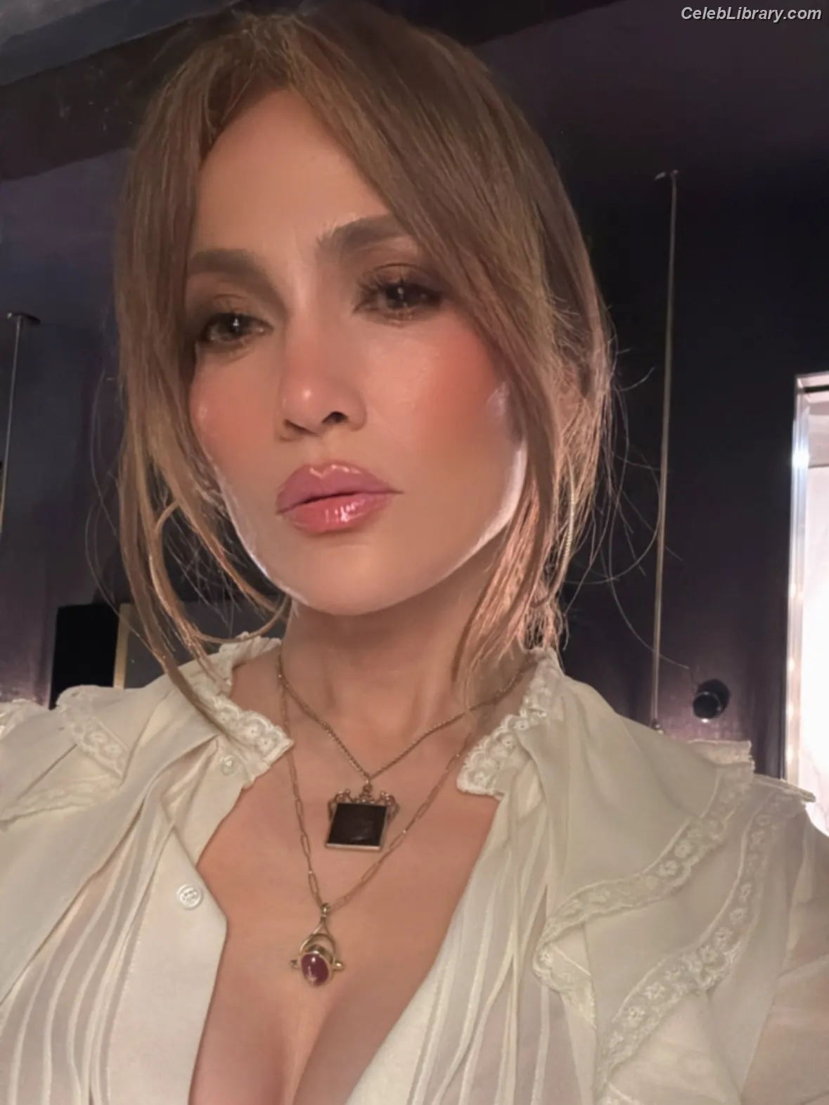 Jennifer Lopez photo 17 of 3408