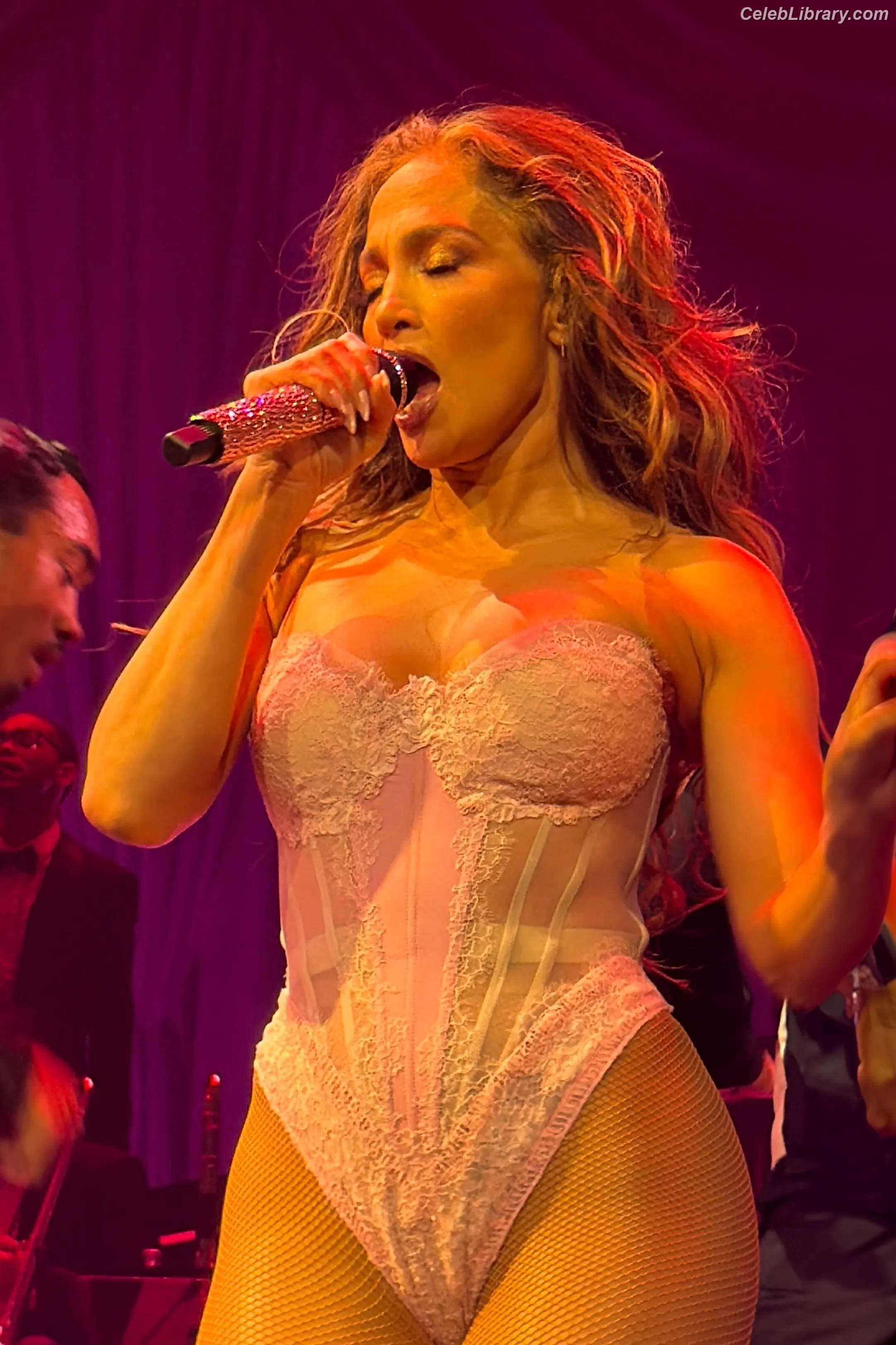 Jennifer Lopez photo 21 of 3408